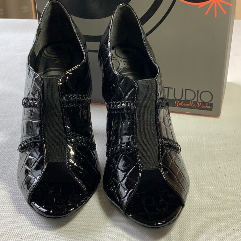 New Gabriella Rocha Black High Heels size 6.5 NIB